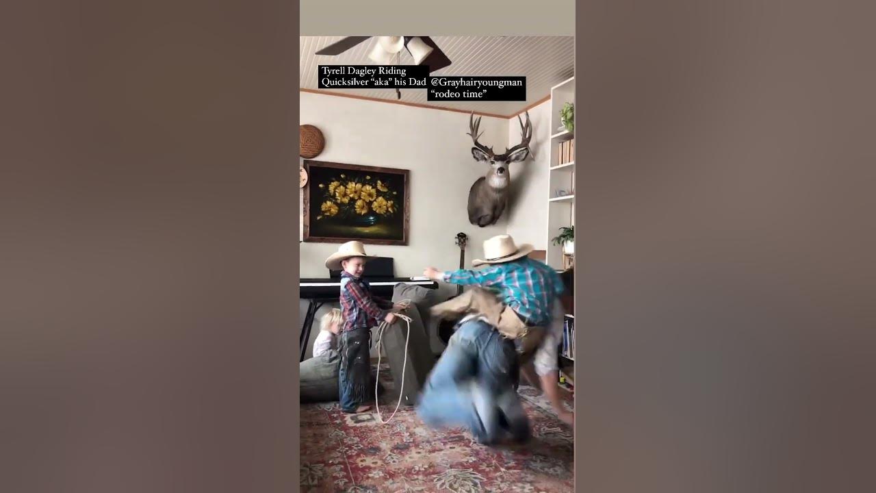 Cowboy dad of the year? #cowboy #rodeo #bullriding