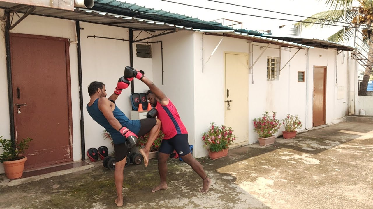 Wave Punch Demonstrating of Upper Cut ,wave punch and Body Hook Punches - YouTube