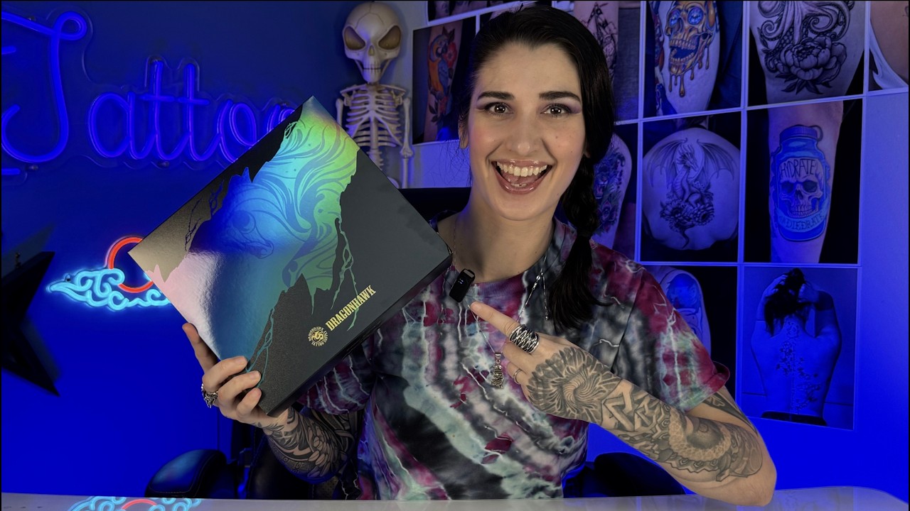 Dragonhawk Fold Pro Year of the Horse - Unboxing and Review - YouTube