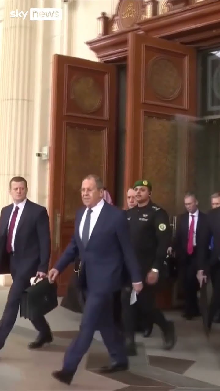 US and Russian officials begin peace talks on ending Ukraine war