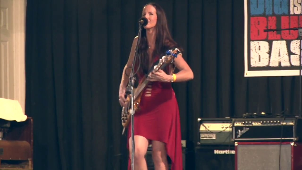 Anni Piper at Big Bugg's Island Blues Bash