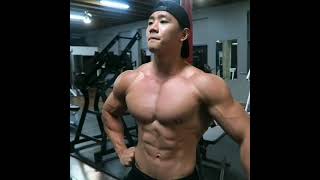Chest Day Flexing