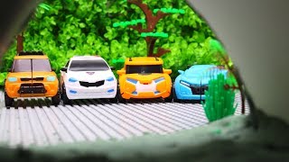 Tobot Stop motion Mini Robot McQueen & Car Toys Wolf attacks in the cave!