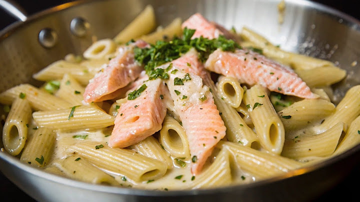 In just 10 minutes! Creamy quick pasta with cream sauce – so easy, so delicious!