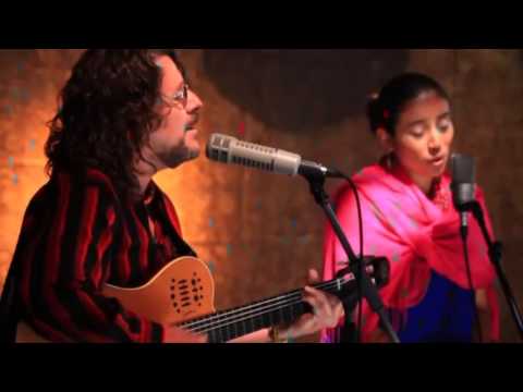 "El Caballito Azul"   Alex Alvear & Mariela Condo