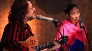 "El Caballito Azul"   Alex Alvear & Mariela Condo chords