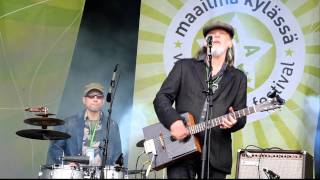 Tuomari Nurmio: Paavi Roskapankissa - Live 28.5.2011 chords