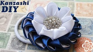 Резинка Канзаши Мастер Класс / DIY Kanzashi / Kulikova Anastasia(Меня зовут Настя, и я рада приветствовать вас на своем канале, на котором представлены мастер класс по канза..., 2014-10-24T14:00:08.000Z)