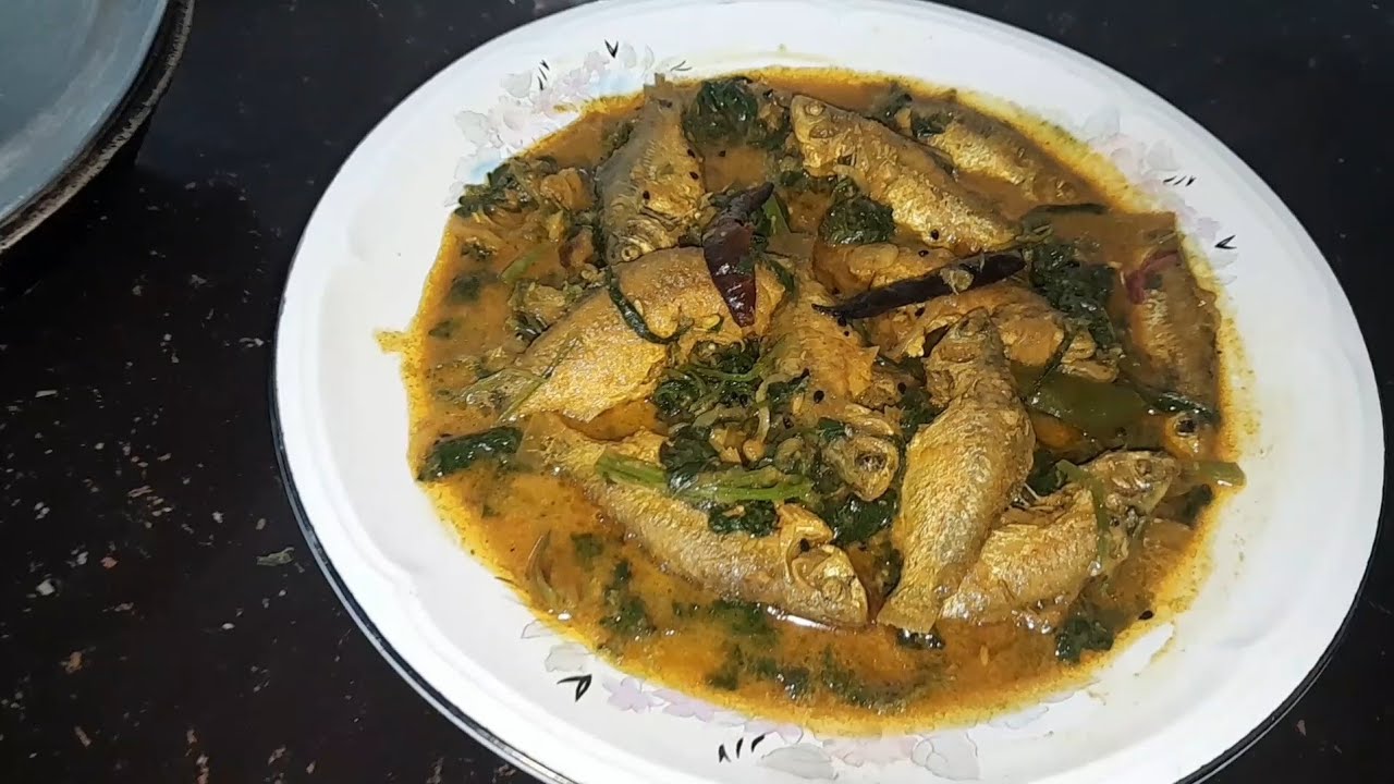সরিষা পাতা দিয়ে পুটি মাছের ঝোল