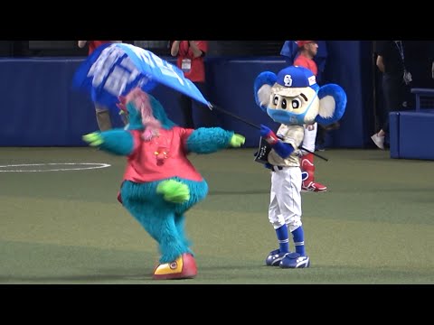 突進してくるスラィリーを軽くあしらう闘牛士ドアラ (2023/07/09)