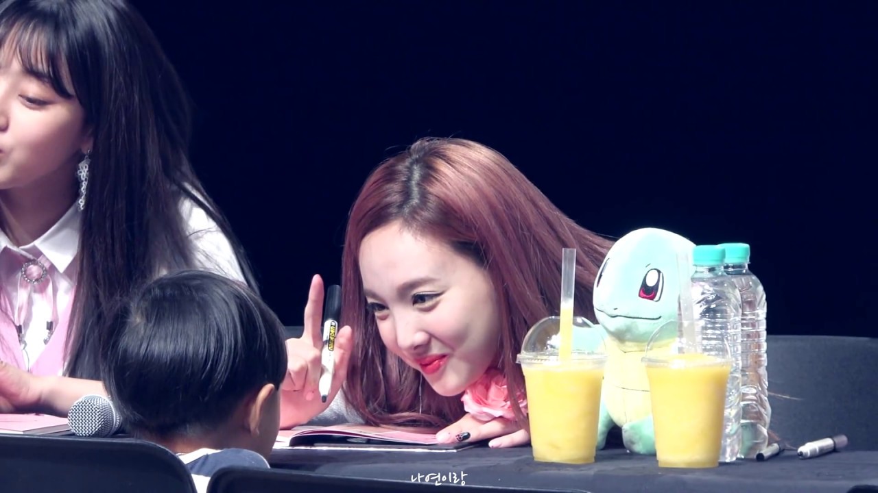 170527 애기 예뻐하는 나연이 S2