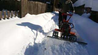 Работа отвалом для уборки снега для мотоблока Хусварна TF 338