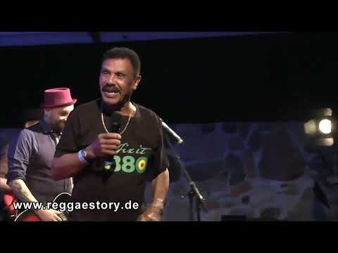 UB40 singing Mr Fix It Live, feat. Winston Francis - YouTube
