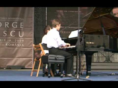 Vlad Blejan, pian, Piata Festivalului "George Enes...