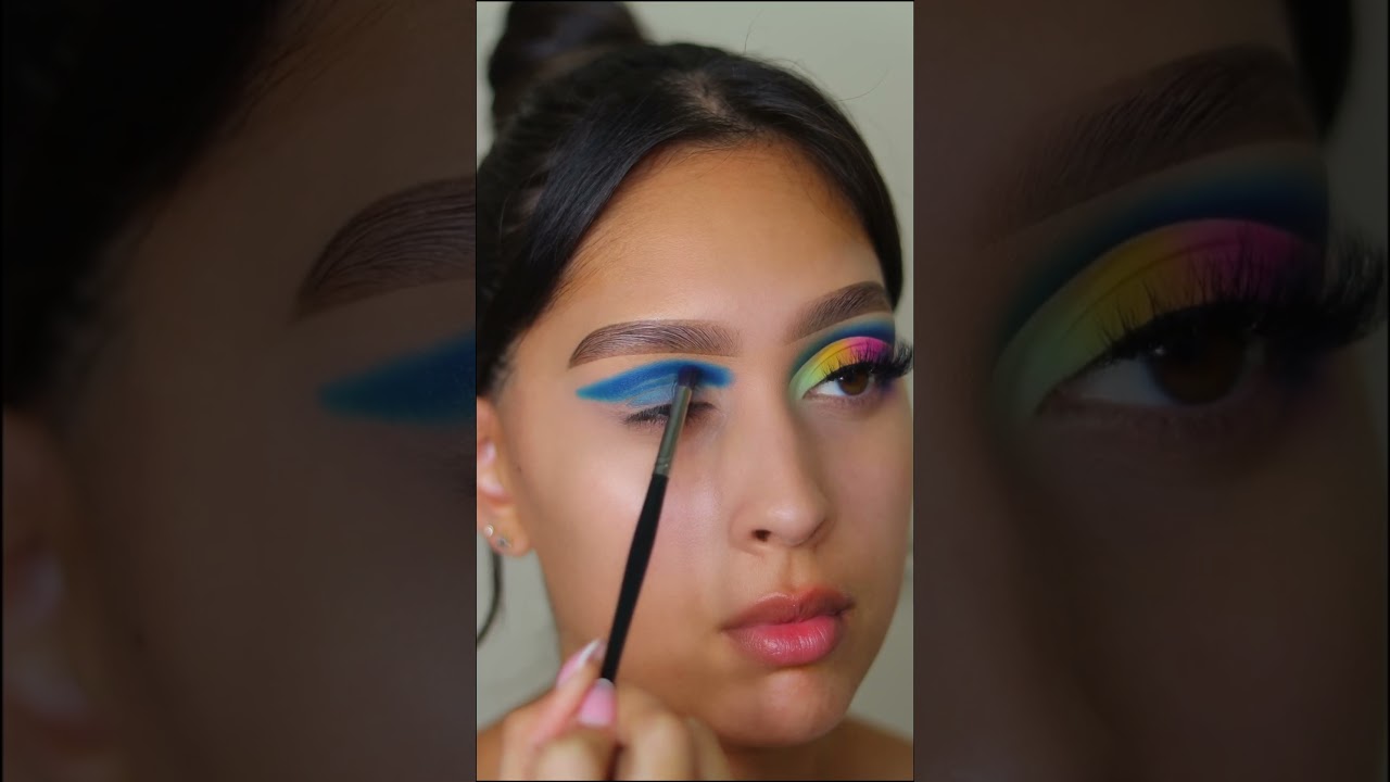 Colorful Eyeshadow Look #colorfuleyeshadow #creativemakeup #viralmakeupshorts