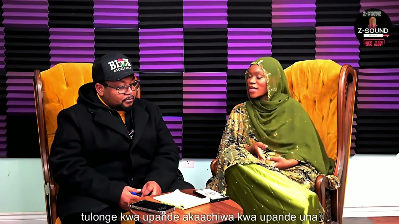 MZEE MBERWA HAJI  MZEE MBERWA MUYA NA MZEE ABASI KUWAPAMBANIYA WAZIGULA KWIZA MAREKAN