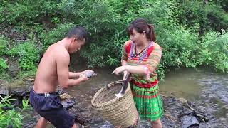 Harvest Fish In River, Catch A Lot Of Fish - Amazing Fishing, Living off grid