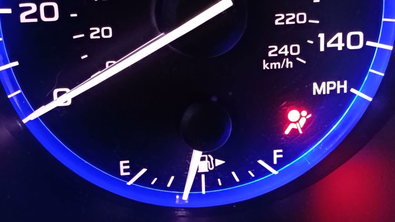 С Какой стороны находится лючок бензобака в Вашем автомобиле.