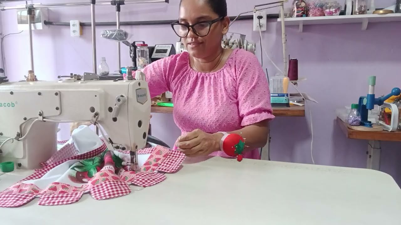 Costurando pano de prato com barrado diferente! 