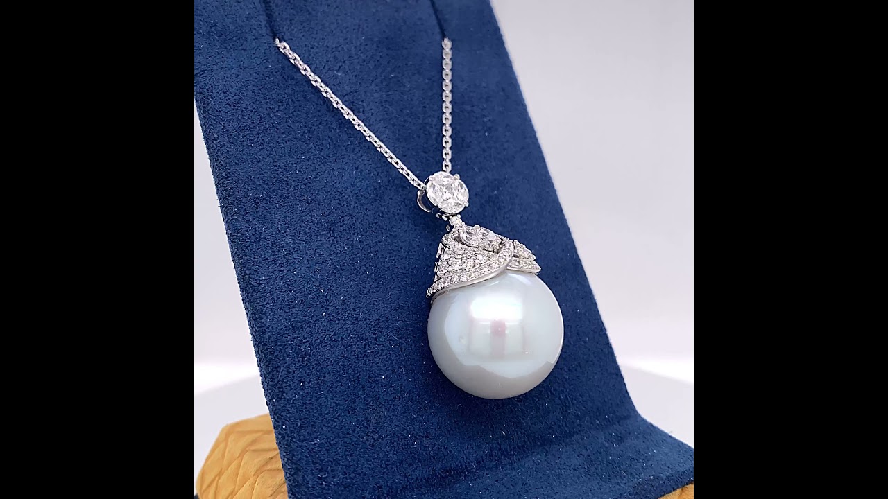 18kt white gold diamond and pearl pendant