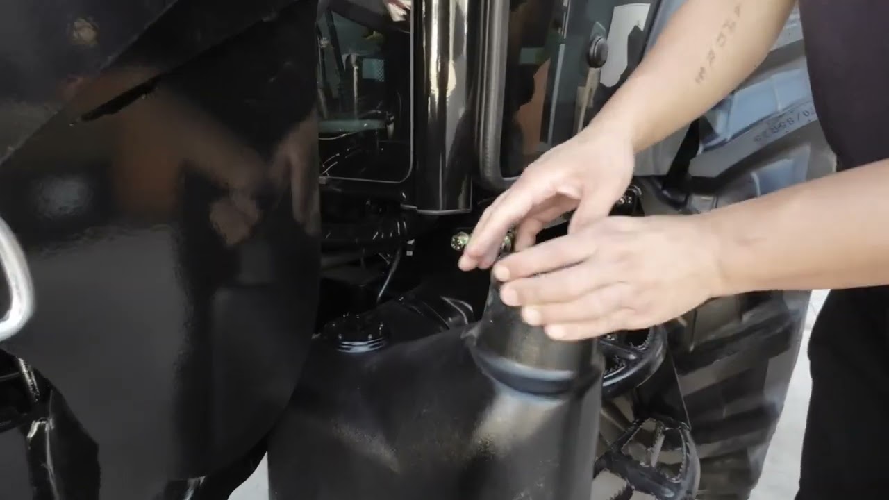 UHI Tractor  – where innovation meets reliability.