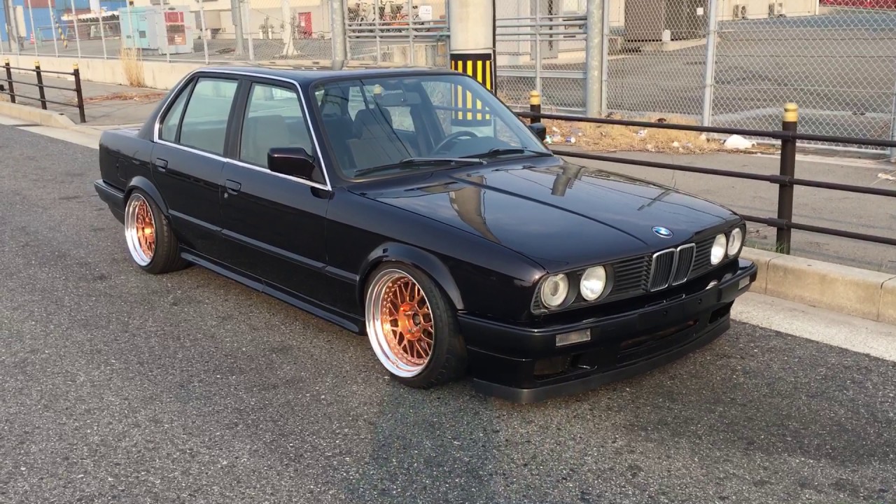 BMW E30 sedan - YouTube