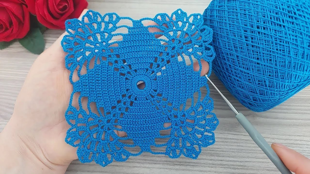 Волшебство вязания крючком! ✨ 20-минутная филейная шаль с 3D-цветком | Чудо для начинающих из одн...