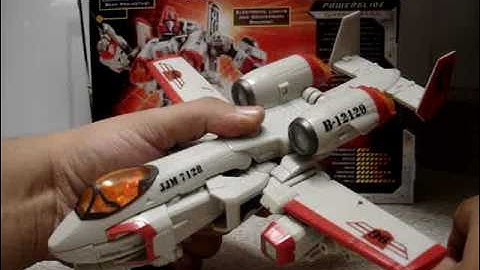 Transformers Universe Classics 2.0 Powerglide Review