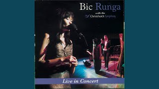 Miniatura de vídeo de "Bic Runga - Something Good (CSO Live Version)"