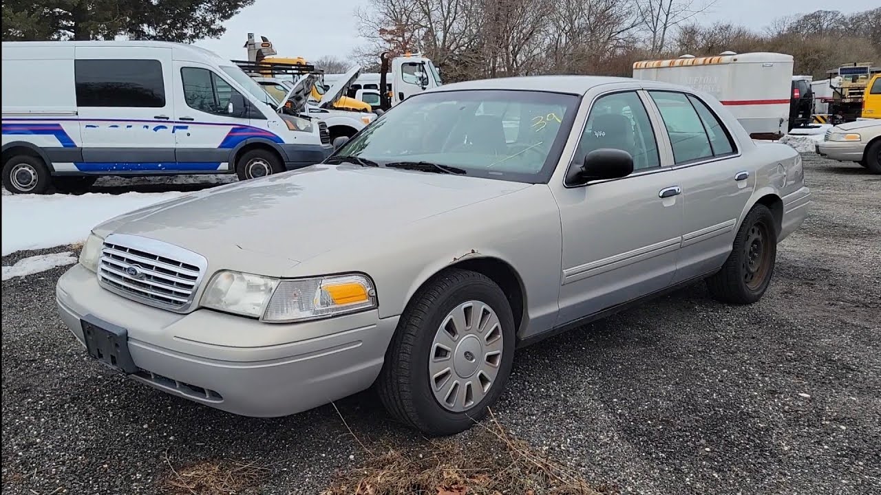 2010 Ford Crown Victoria - Auctions International 