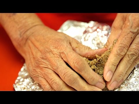 cooking-kanuchi,-a-cherokee-tradition