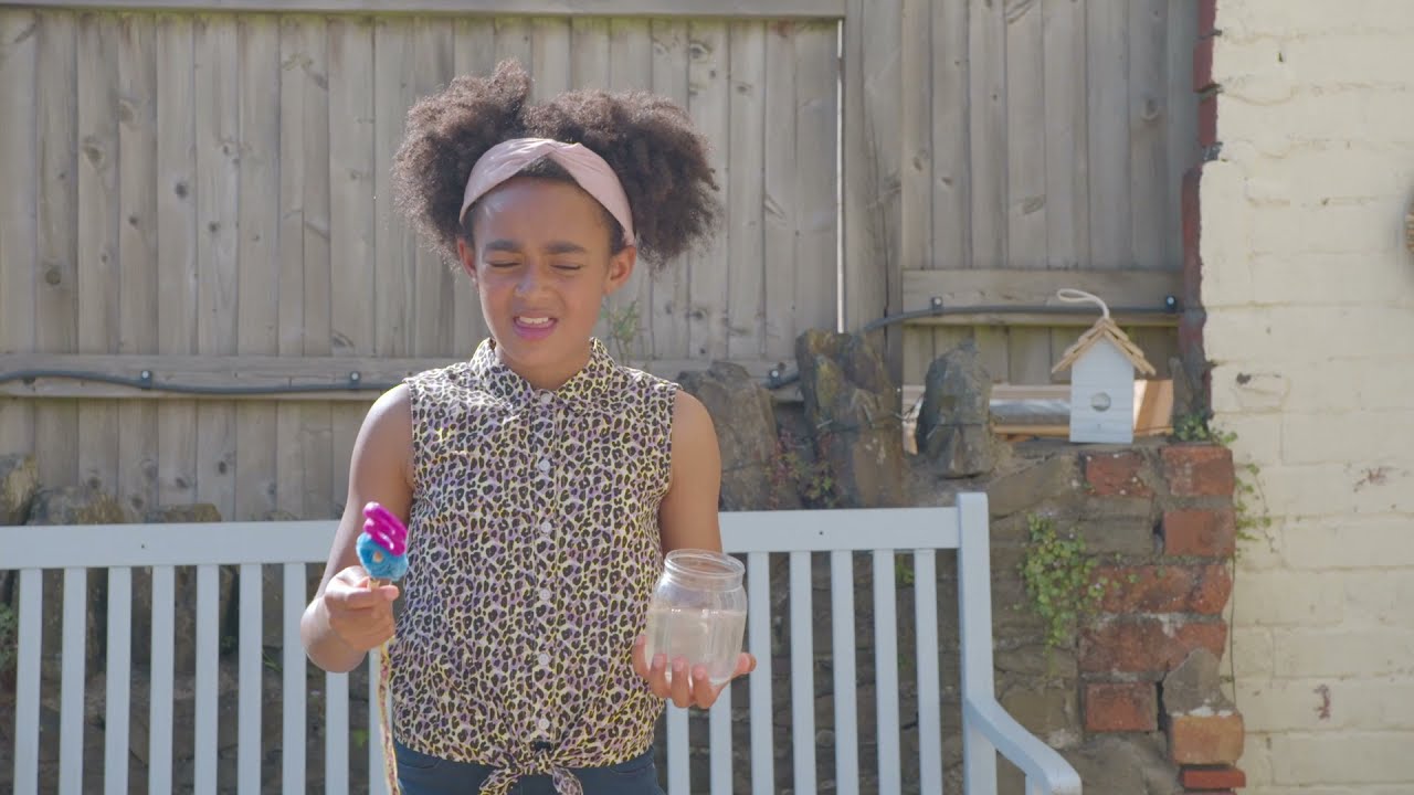 My Petsaurus CBeebies -BUBBLES - Clip