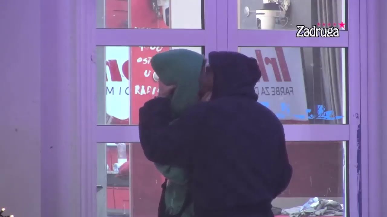 Zadruga 5 - Pršte poljupci i zagrljaji, Aleks i Dejan ne mogu da se odvoje - 06.02.2022.
