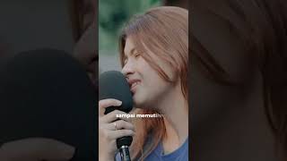 Tetaplah Disini (Live Sesion) Nabila Maharani Feat Tri Suaka