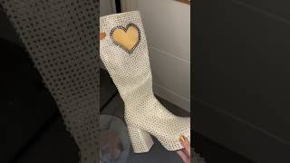 DIY Sabrina Carpenter heart boots! #sabrinacarpenter #shortnsweet #shortnsweettour #diy