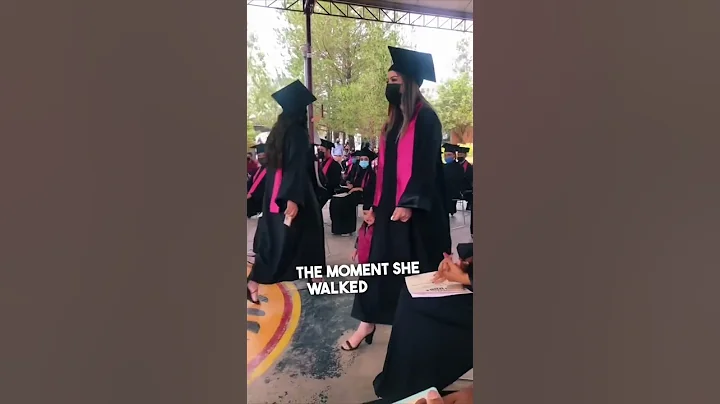 She walked the stage with her baby boy at her college graduation 👏 - DayDayNews