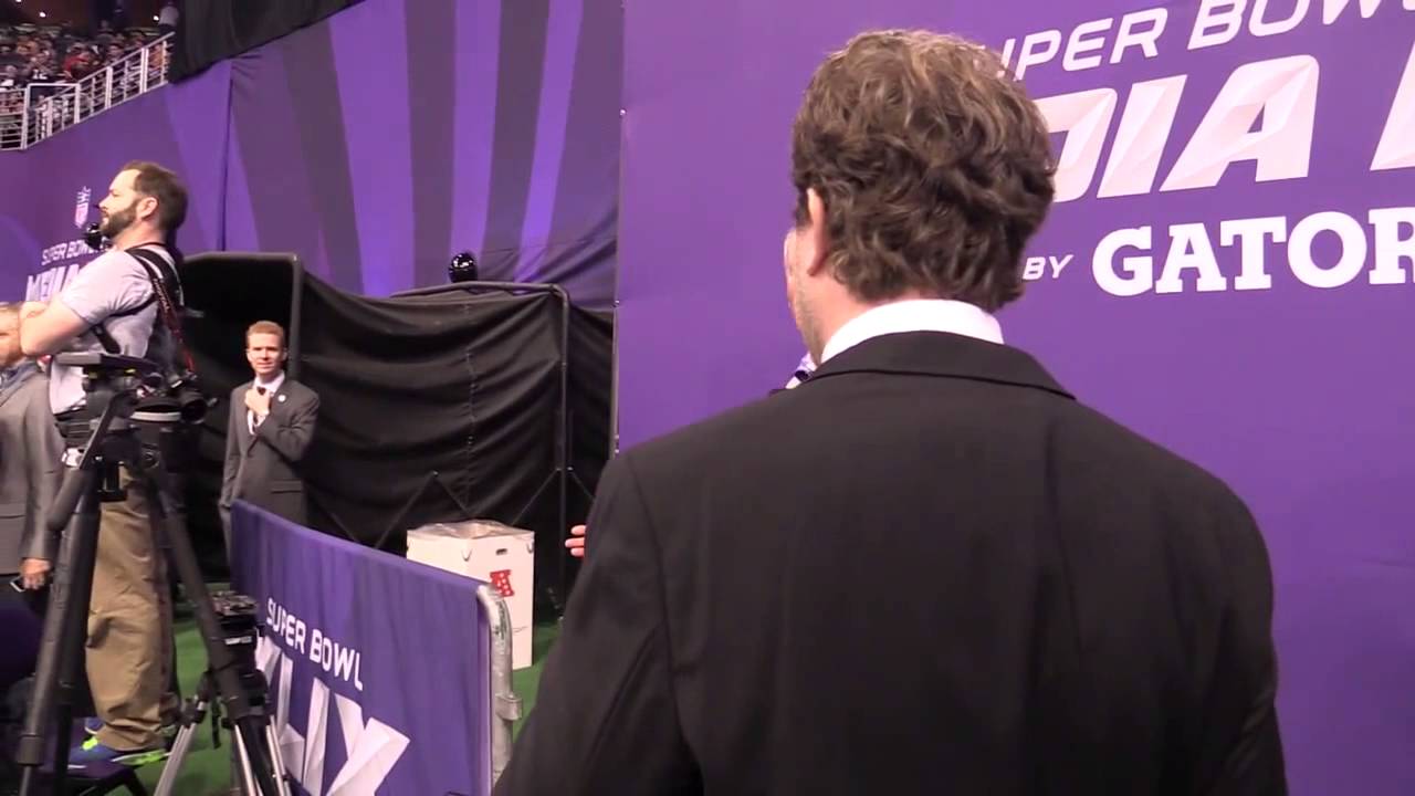 media days sec El Pres chases Mike Kensil Out Of Super Bowl Media Day