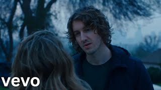 Dean Lewis – Don’t Let Me Stay (Official Music Video)