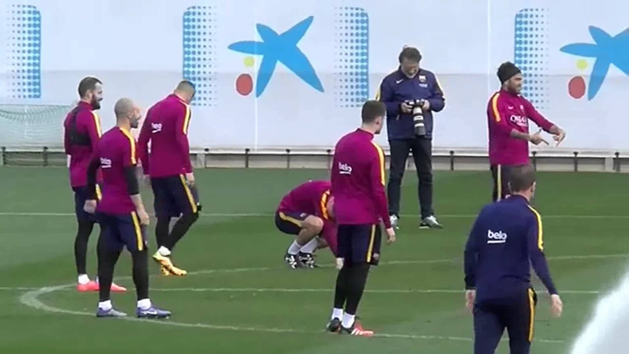 Dani Alves blew Munir El Haddadi with a tackle in training