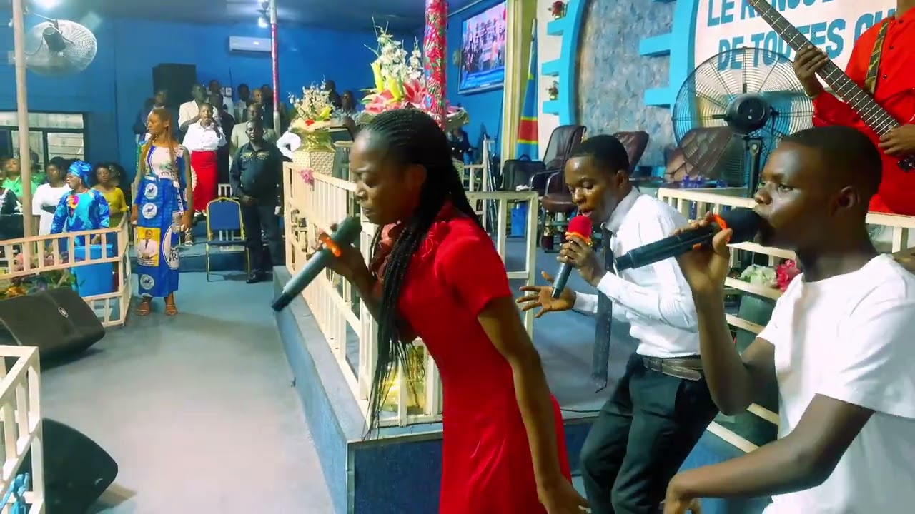 💥🔥SR KETSIA MBUYI a mis du feu pendant le culte à l’egradi. Suivez cette belle prestation