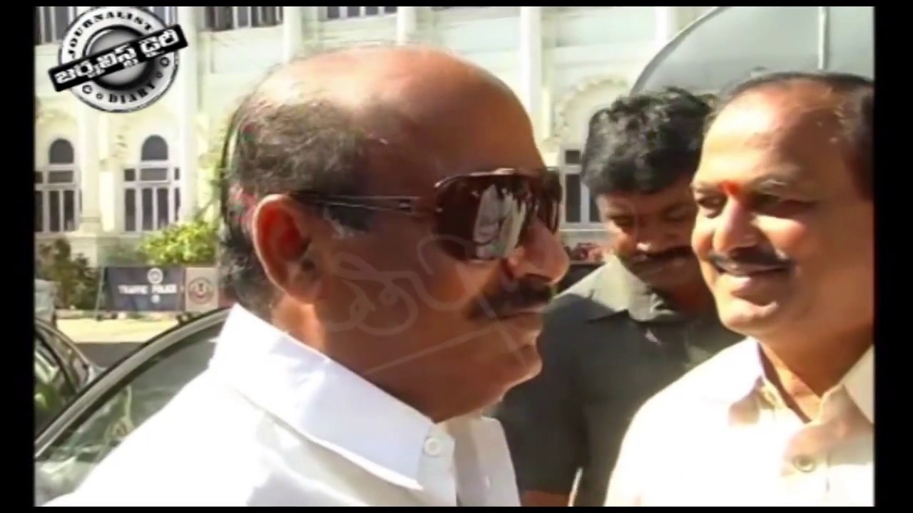 Jagan sees conspiracy in YS death04 06 122