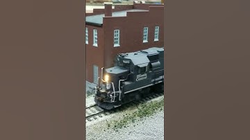 IC GP38-2 9603 and 9619 are in charge of a local freight. #illinoiscentral #athearn