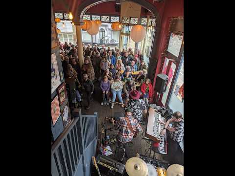 Leavin Trunk 'Seventh Son' Live at Broadstairs