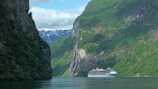 Geiranger - Dorf Und Fjord In Norwegen
