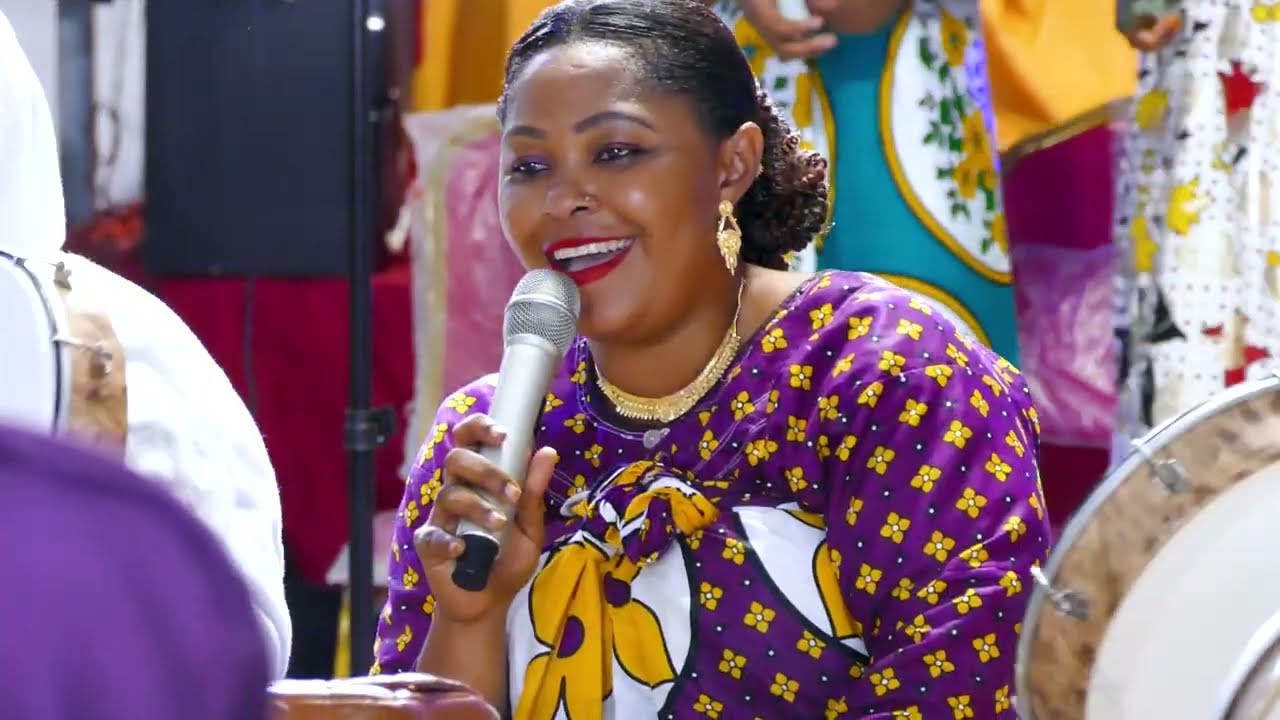 Tari_Mme Faidati et Mr Etinne_ Vidéo-officiel 