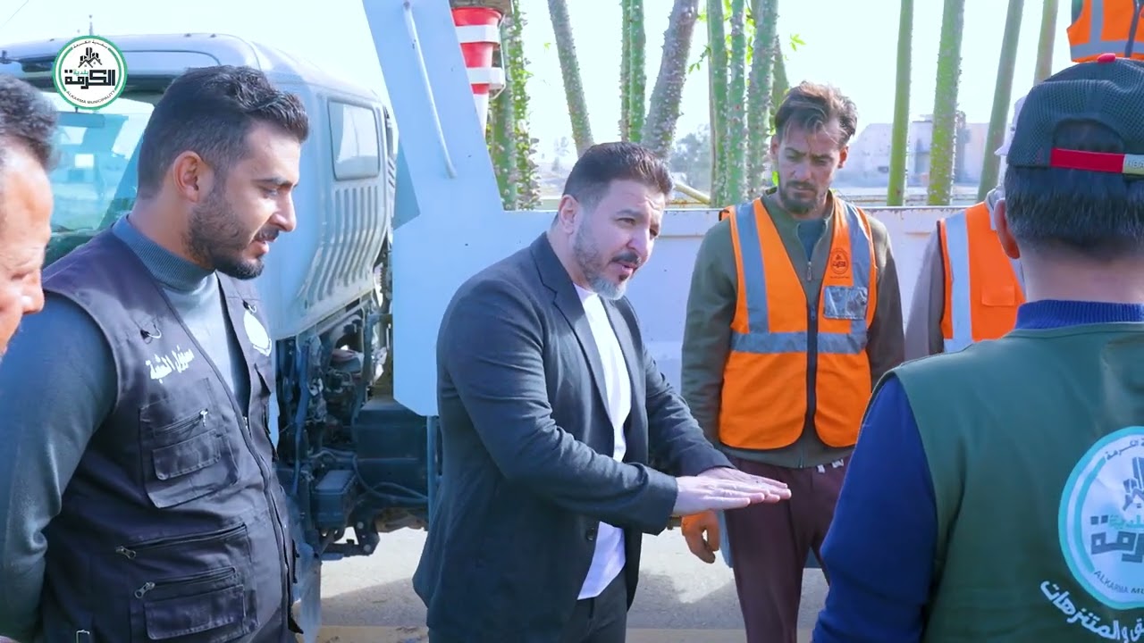 جولة السيد المدير على اعمال تشجير الشارع العام