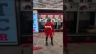 Can you stay in the box? 😂 (via @rutgersfb/TT)