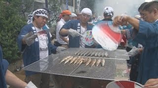 サンマ炭火焼きを無料提供 目黒のさんま祭り