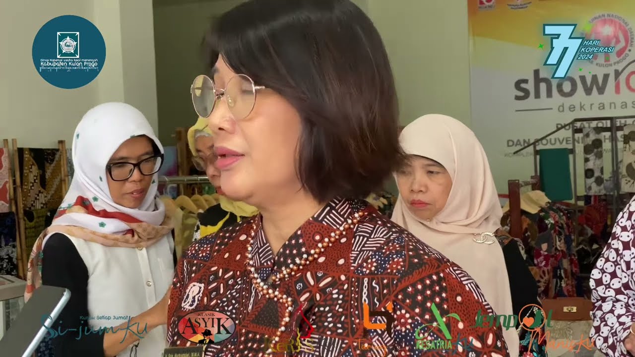 koperasi Gerebek Pasar, koperasi BMT Beringharjo bersama ibu Pj.Bupati KulonProgo di Pasar Bendungan