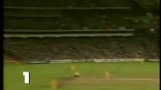 steve waugh catches a ripper